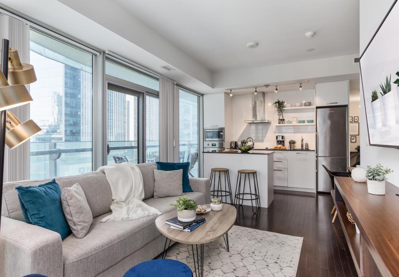 Condo Downtown, Cn Tower, Financial District Toronto Exterior photo