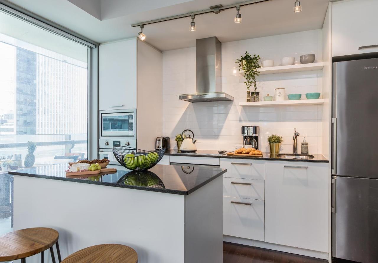 Condo Downtown, Cn Tower, Financial District Toronto Exterior photo