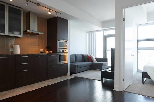 Condo Downtown, Cn Tower, Financial District Toronto Exterior photo