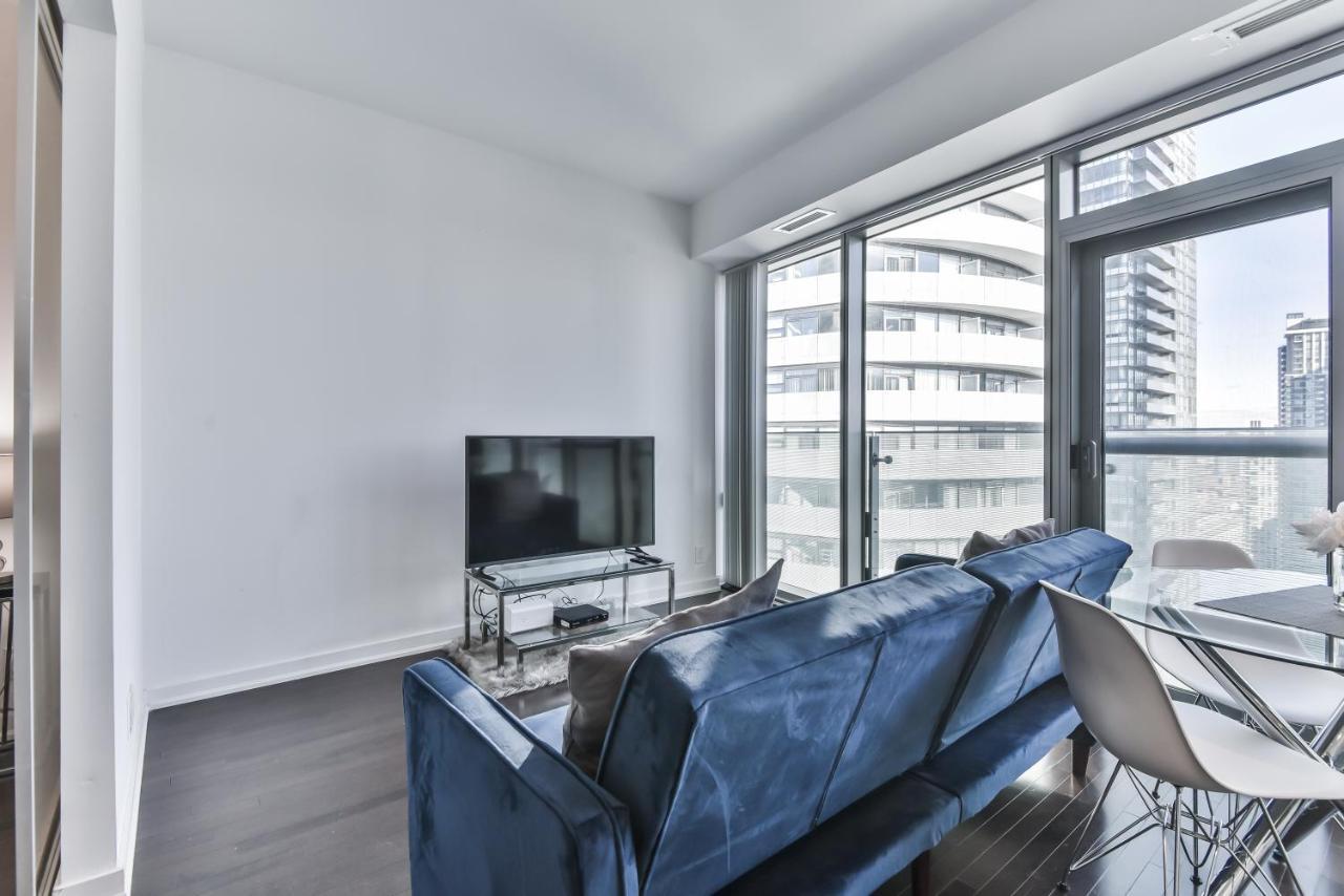 Condo Downtown, Cn Tower, Financial District Toronto Exterior photo